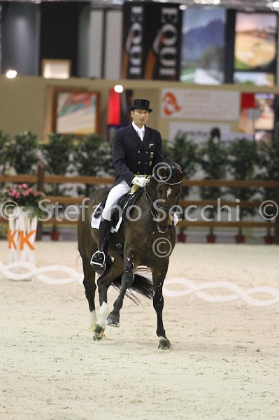 LAUGKS_MEGGLE\'S WELTTALL_MILANO_2011_SS3_9907.jpg